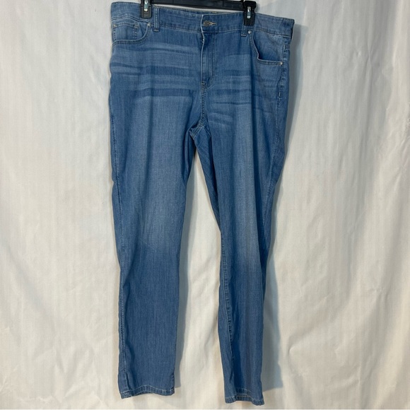 Chico’s Chambray Blue Jeans Slim Boyfriend Ankle Light Wash 
Size 14 - Picture 1 of 7